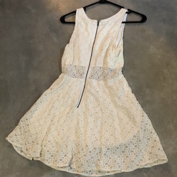 Cream/Ivory Lace Summer Dress - Picture 5 of 10